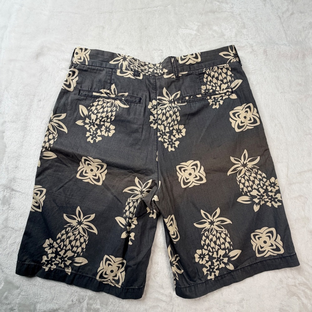 Tommy Bahama Relax Chinos Mens 33 Grey Pineapple Tropical Golf Vacation Shorts - Picture 2 of 12